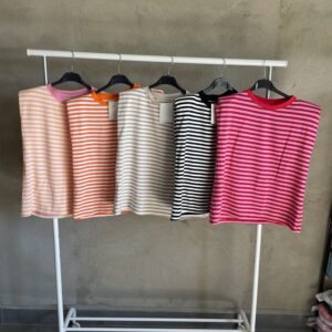 camiseta con hombreras
