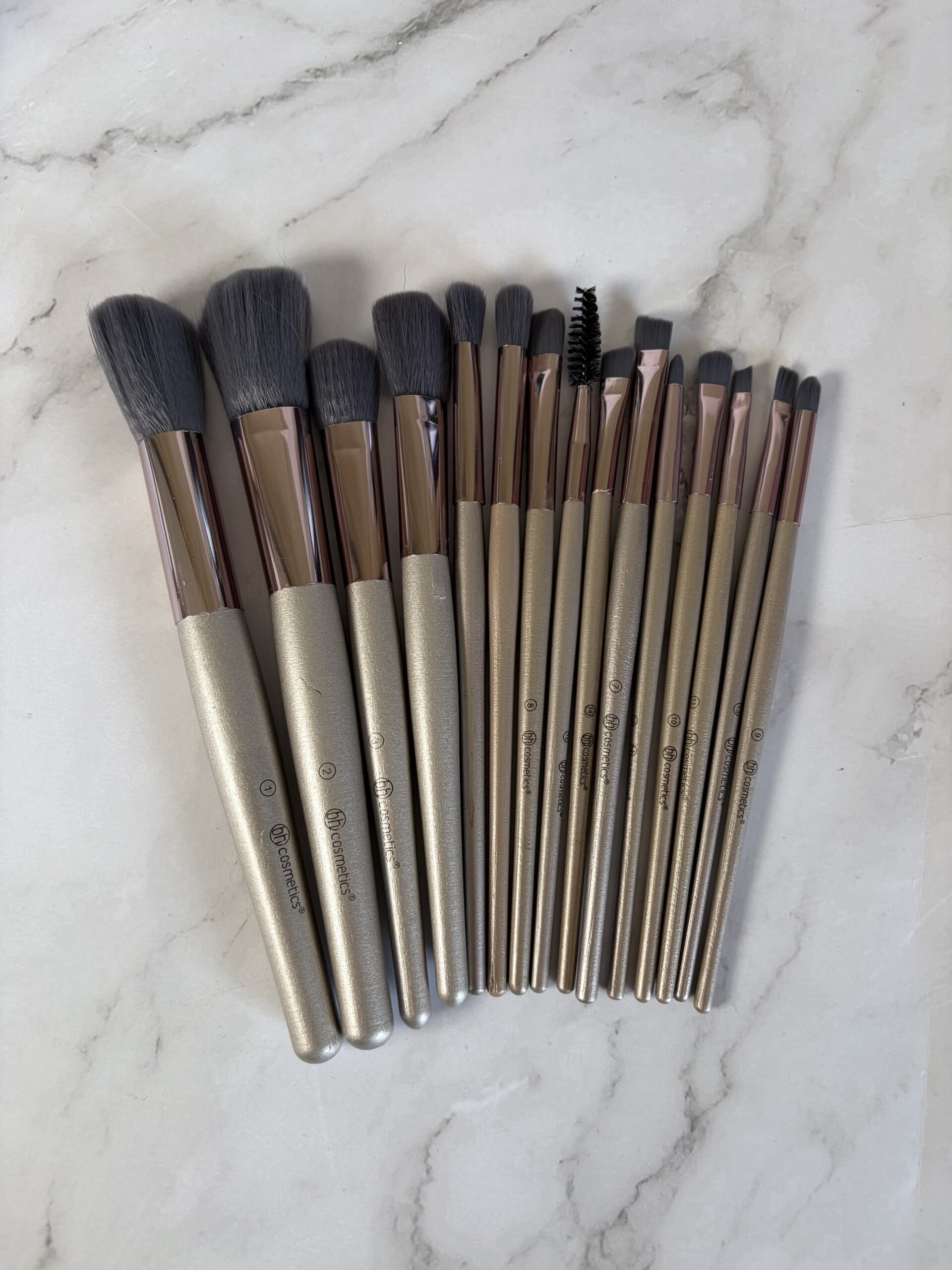 Set de 15 Brochas de Maquillaje Lavish Elegance - Imagen 4